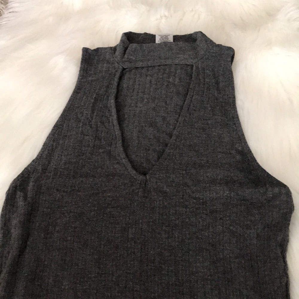 Dark Gray Ribbed Keyhole Top - Picture 2 of 4